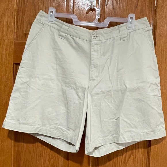 CHEROKEE Women's Plus 16 Khaki Beige Pockets Chino Shorts - Picture 1 of 3